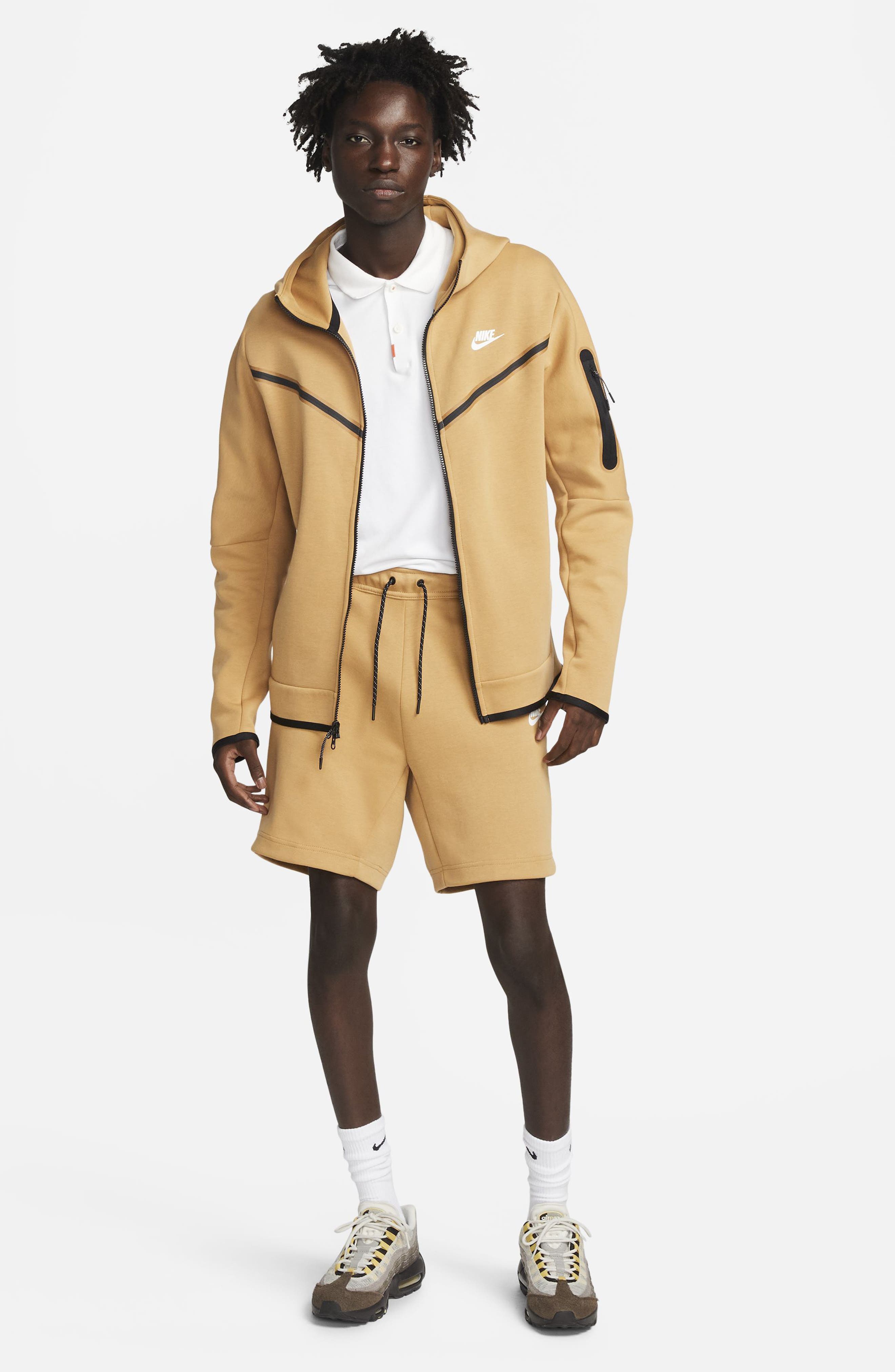 Nike Sportswear Tech Fleece Shorts in Elemental Gold/Sail | Smart