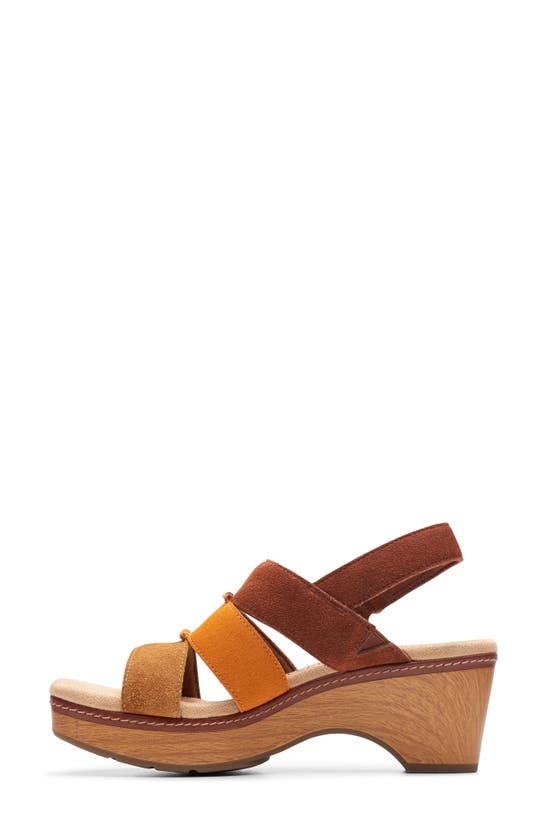 Clarks Seannah Glow Clog-style Block Heel Sandals In Tan Combi Suede