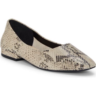 Enzo Angiolini Lydian Skimmer Flat, Ivory