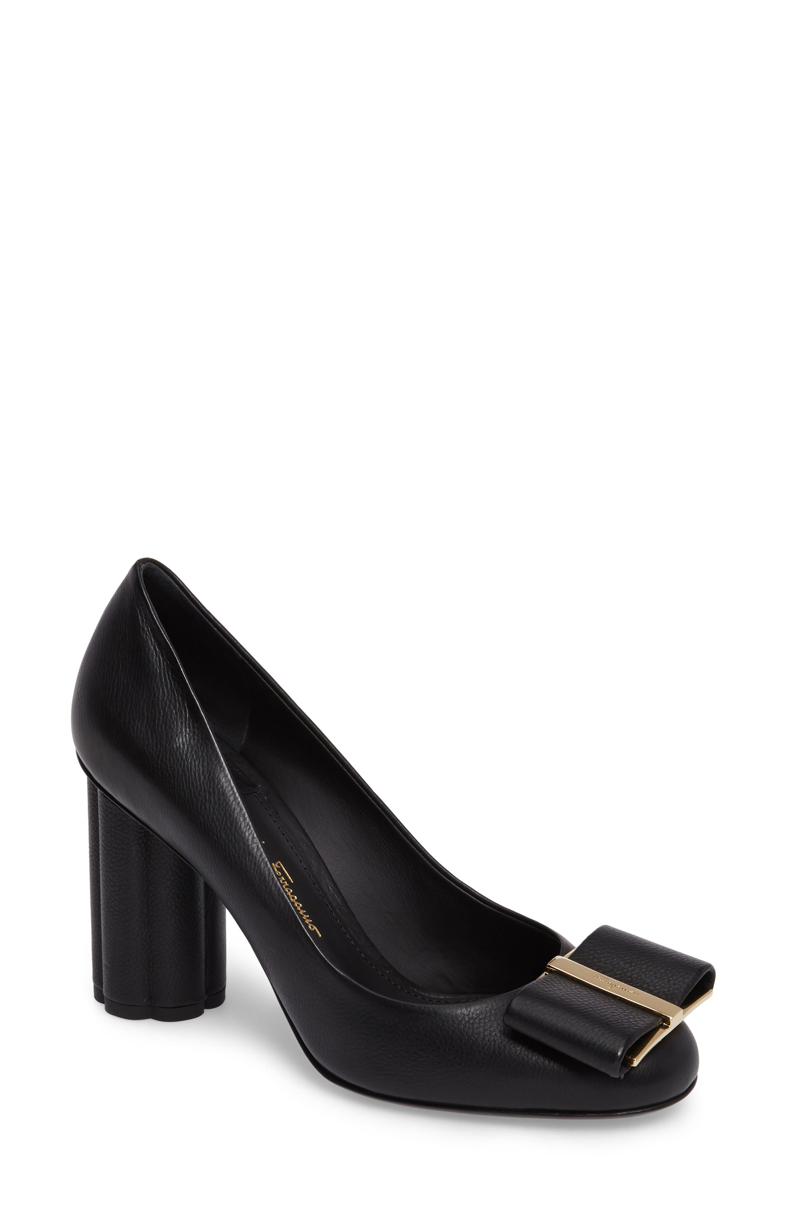 ferragamo capua pump
