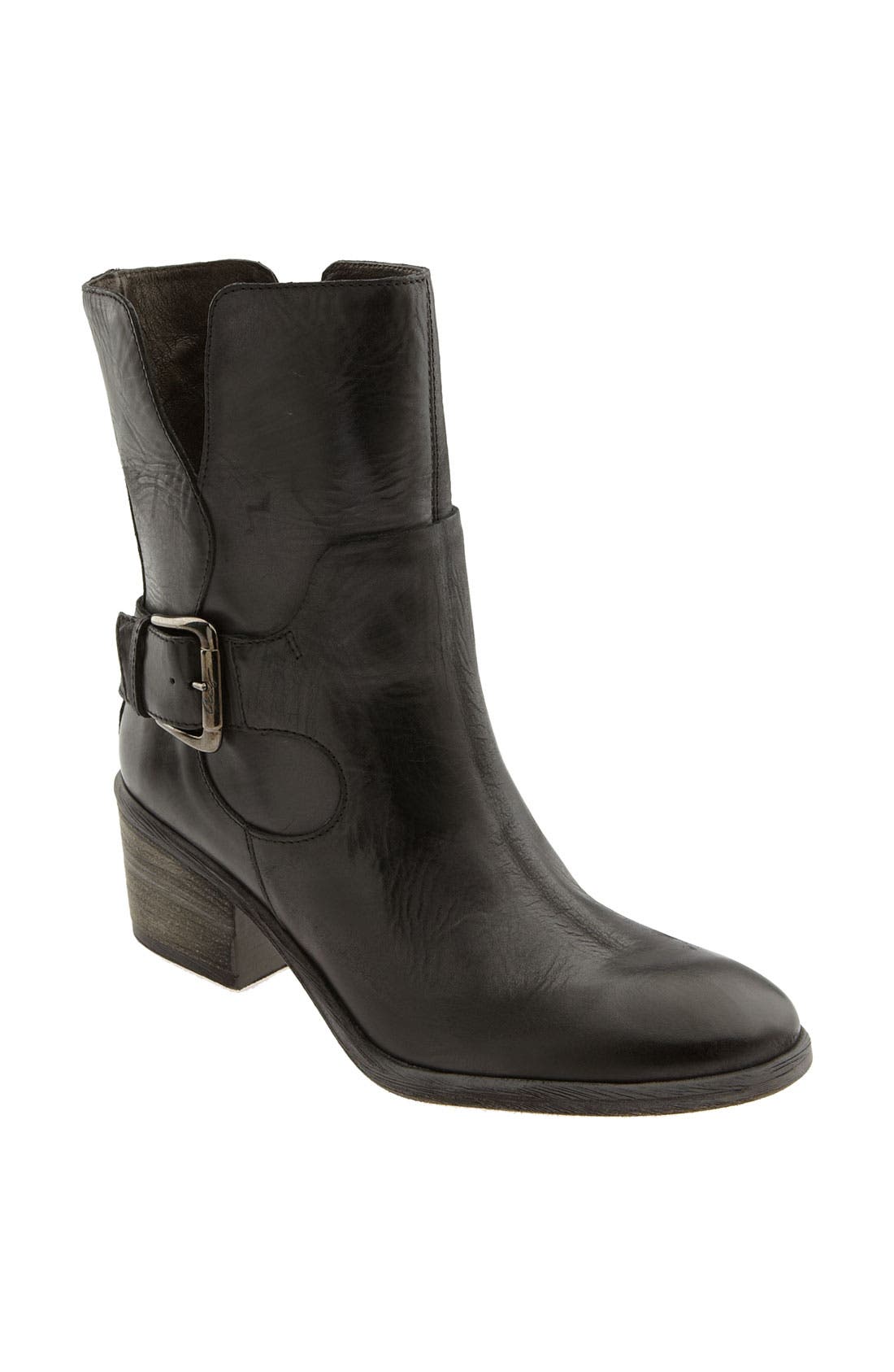 donald pliner black boots