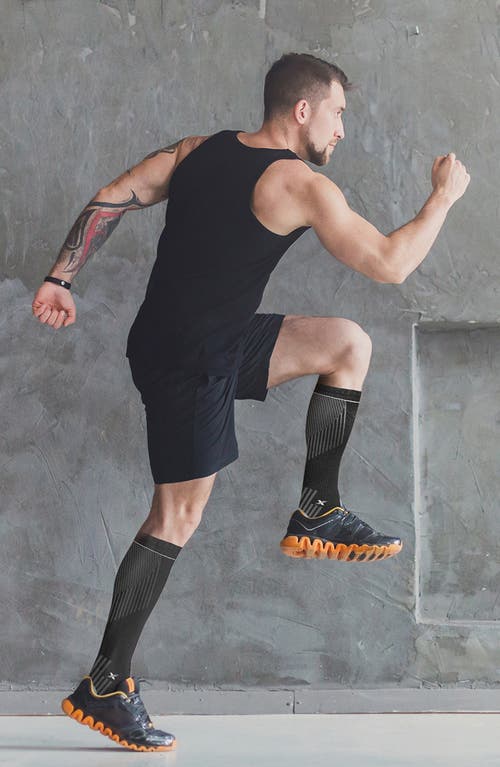 Extreme Fit 3-pack Targeted Support Compression Socks In Black