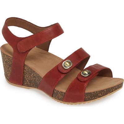 Dansko Savannah Wedge Sandal - Red