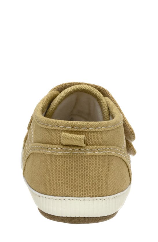 Robeez First Kicks Joey Crib Shoe In Medium Beige