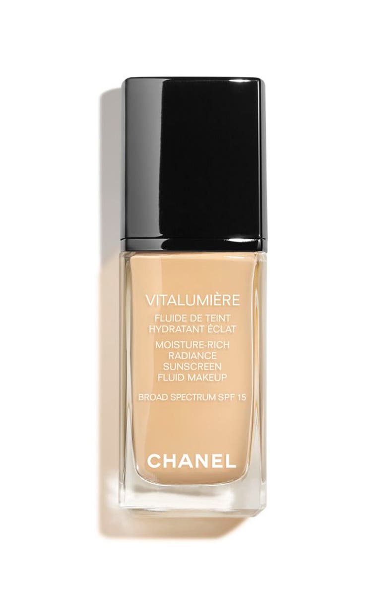 CHANEL VITALUMIÈRE Moisture-Rich Radiance Sunscreen Fluid Makeup Broad Spectrum SPF 15 Foundation, Main, color, 30 CENDRE