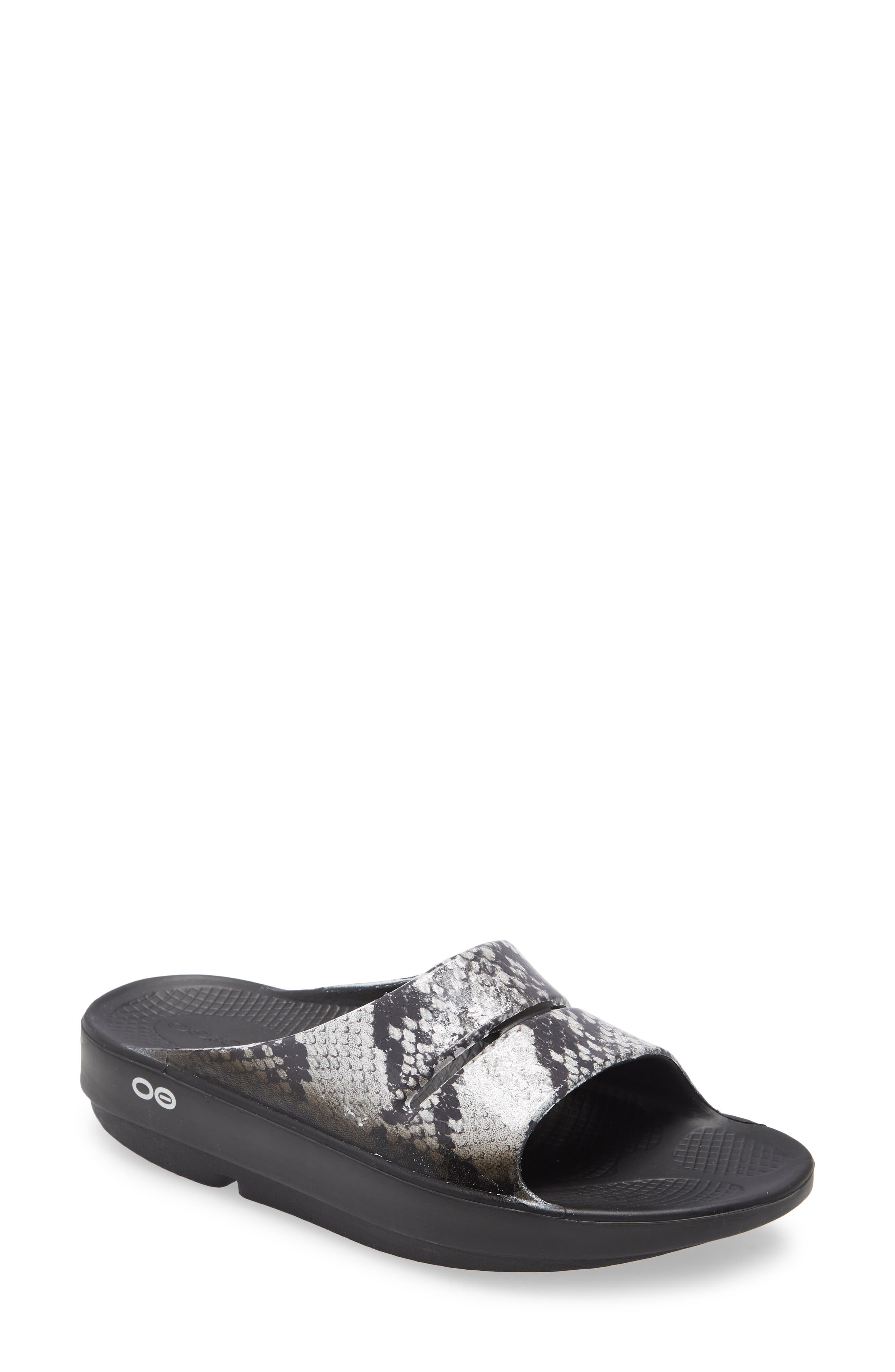women's oofos flip flops