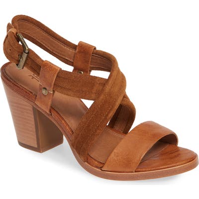 Frye Dani Crisscross Sandal- Brown