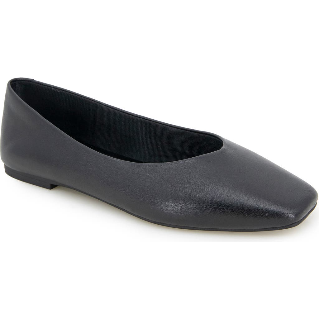 Kenneth Cole Johanna Square Toe Flat In Black Leather