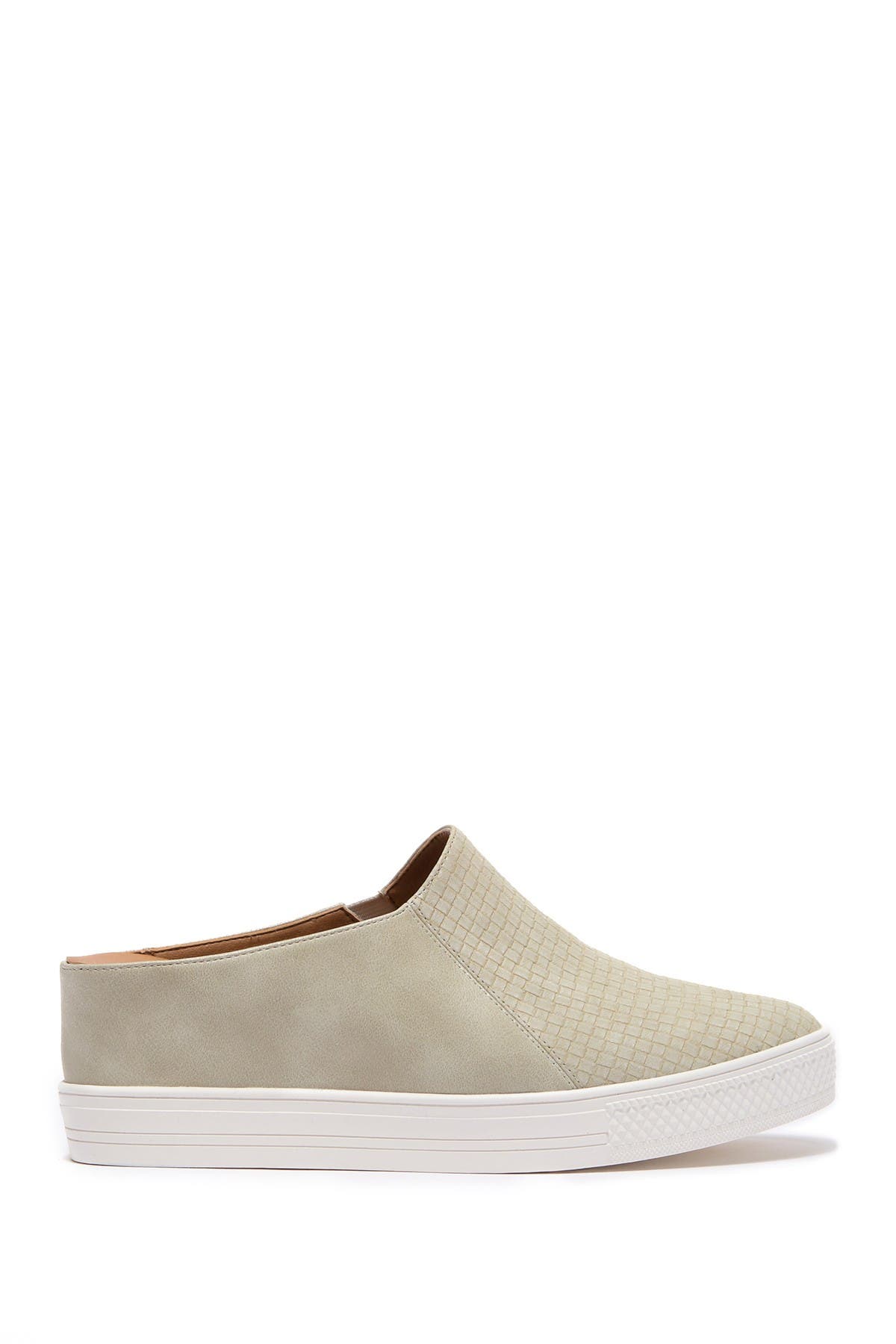 susina slip on sneaker