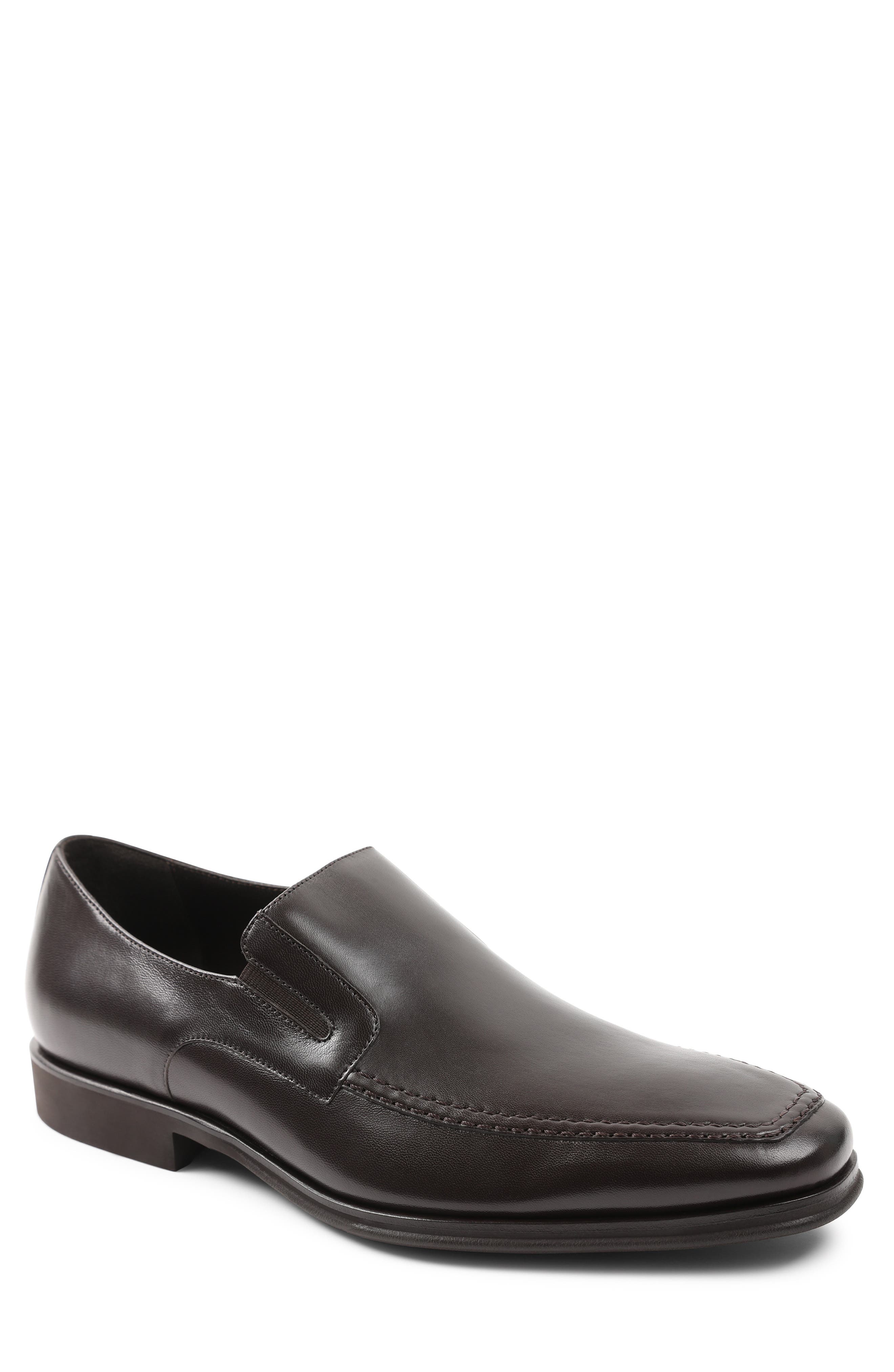 Mens Slip-on shoes Ferragamo Slip-on shoes Save 11% Ferragamo Leather Loafers in Black for Men 