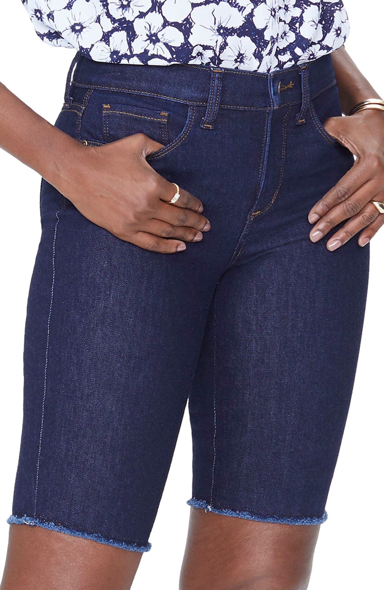 NYDJ Womens Petite Briella Short with Fray Hem