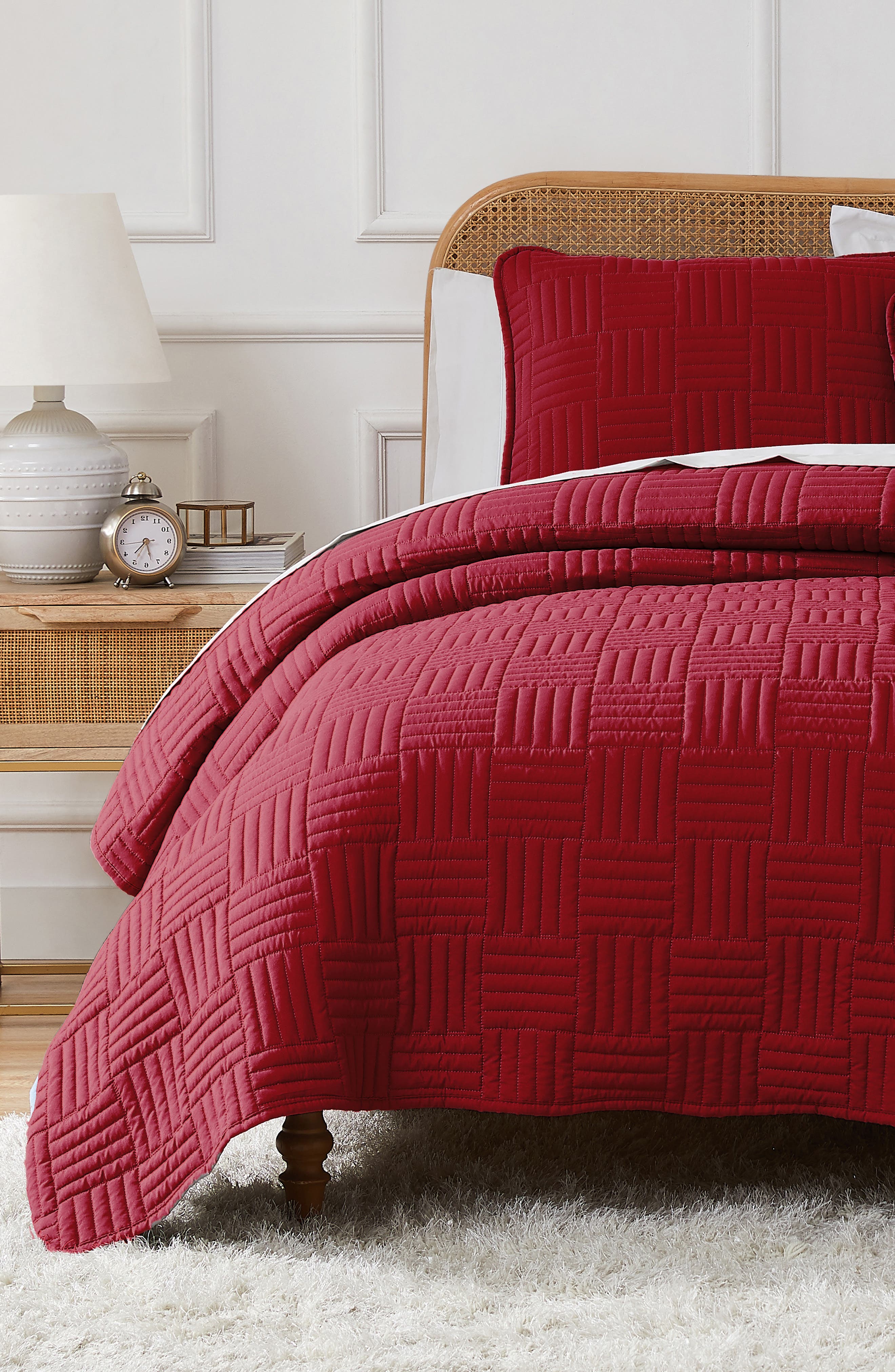 Southshore Fine Linens White Christmas Oversized Quilt Set