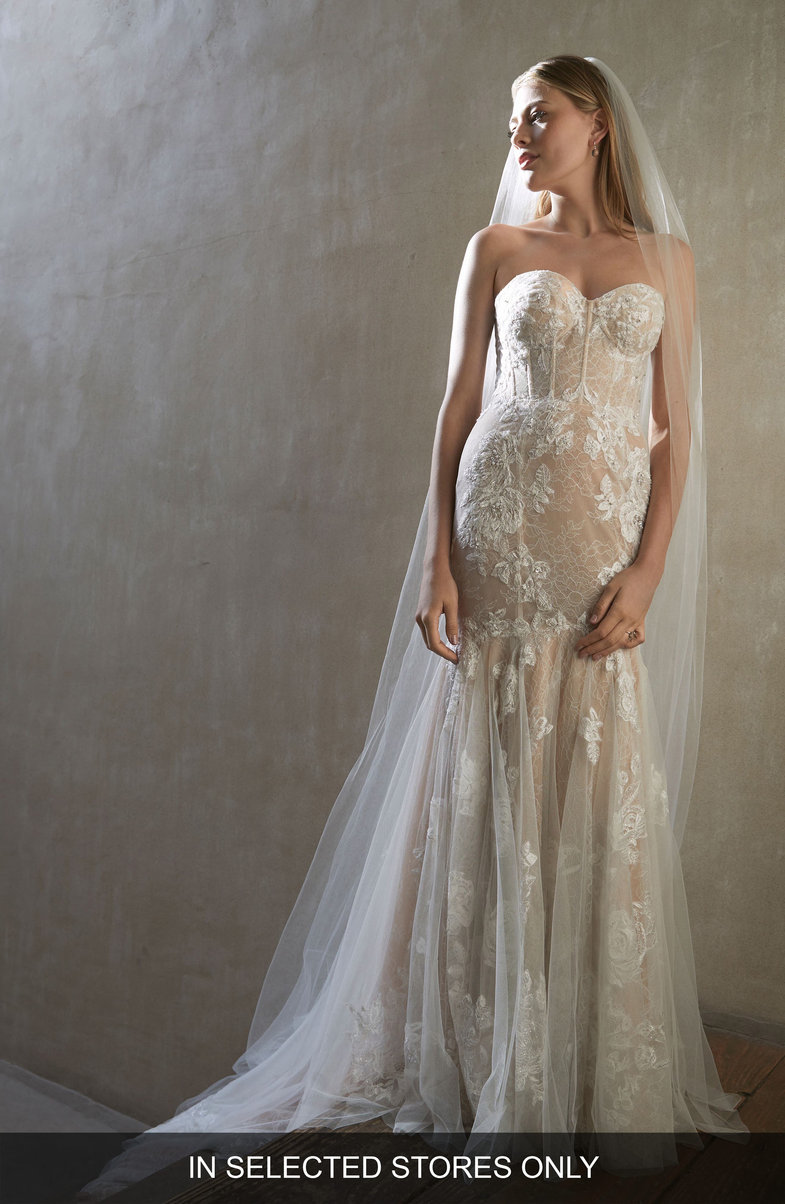 best wedding dresses for flat chest