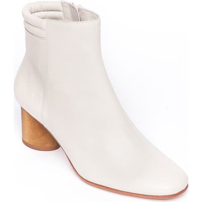 Bernardo Izabella Bootie- White
