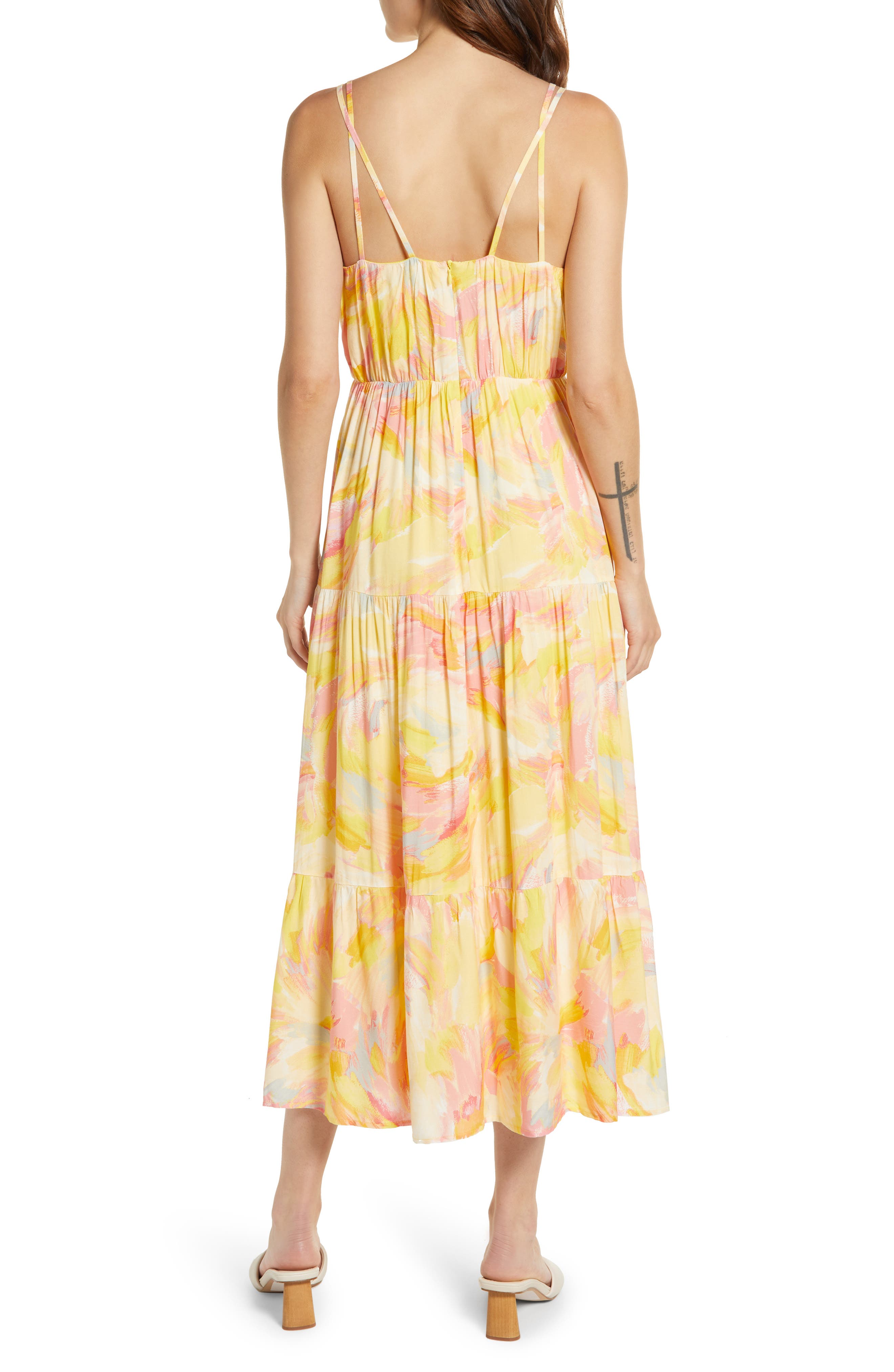 Adelyn Rae Connie Abstract Tiered Midi 