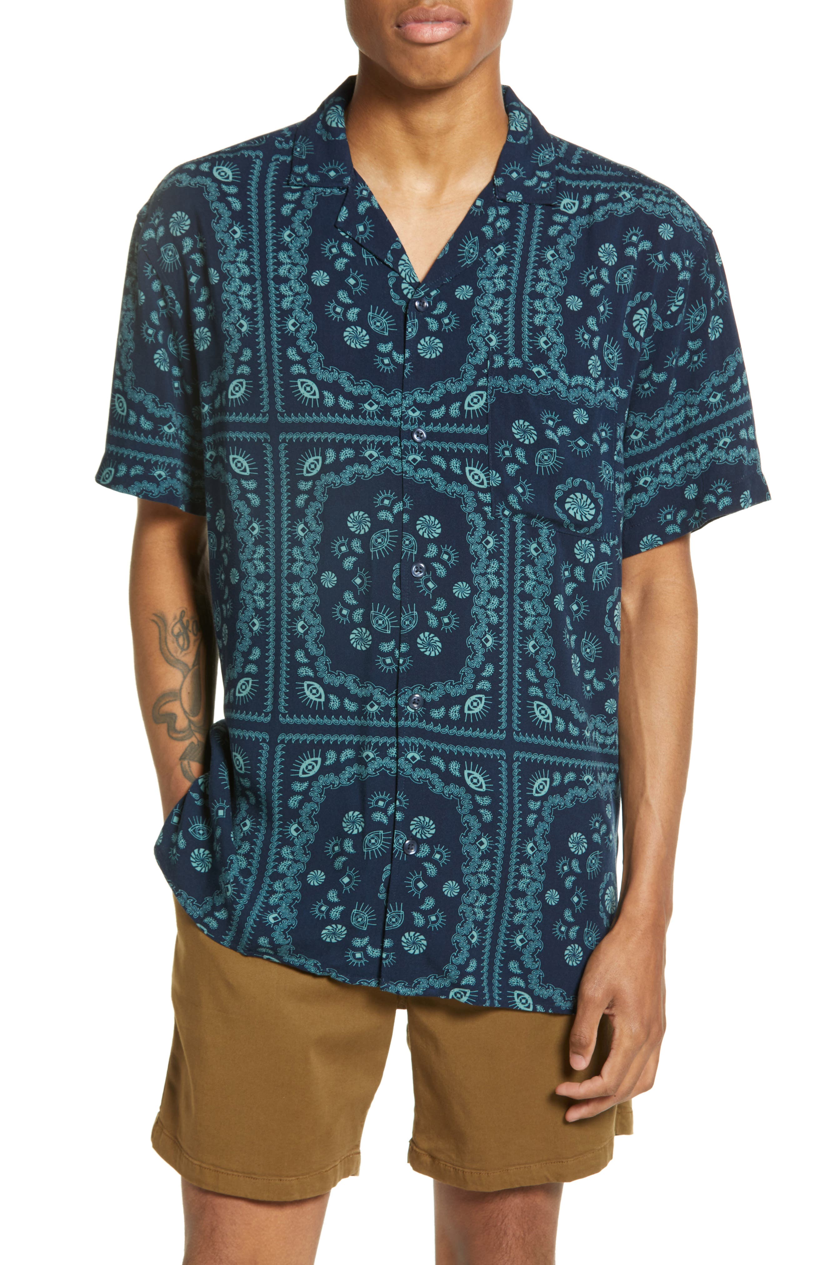 BP. Men's Oversize Bandana Print Short 