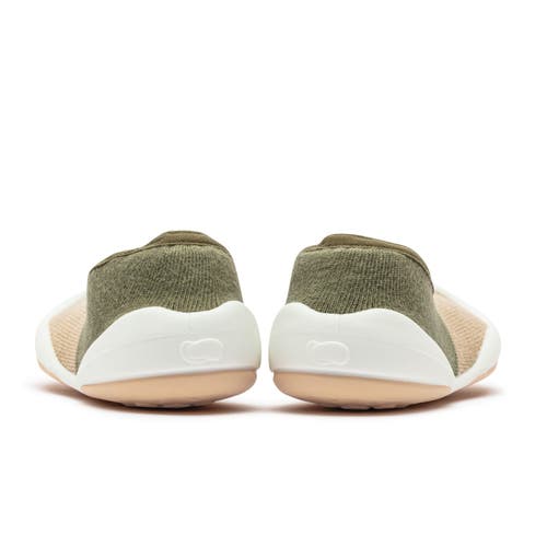 Komuello Toddler Sock Shoes Flat In Color Block Olive