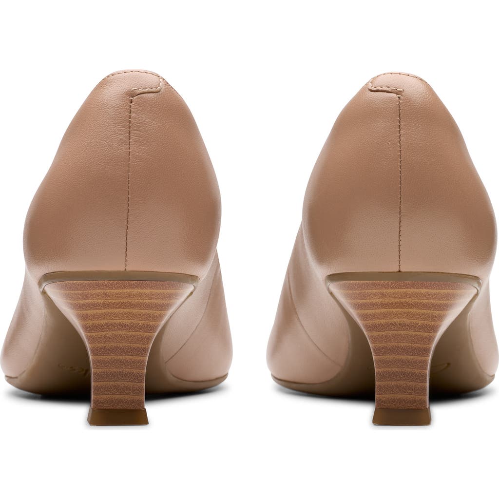 Clarks ® Kepley Vine Pump In Warm Beige Leather