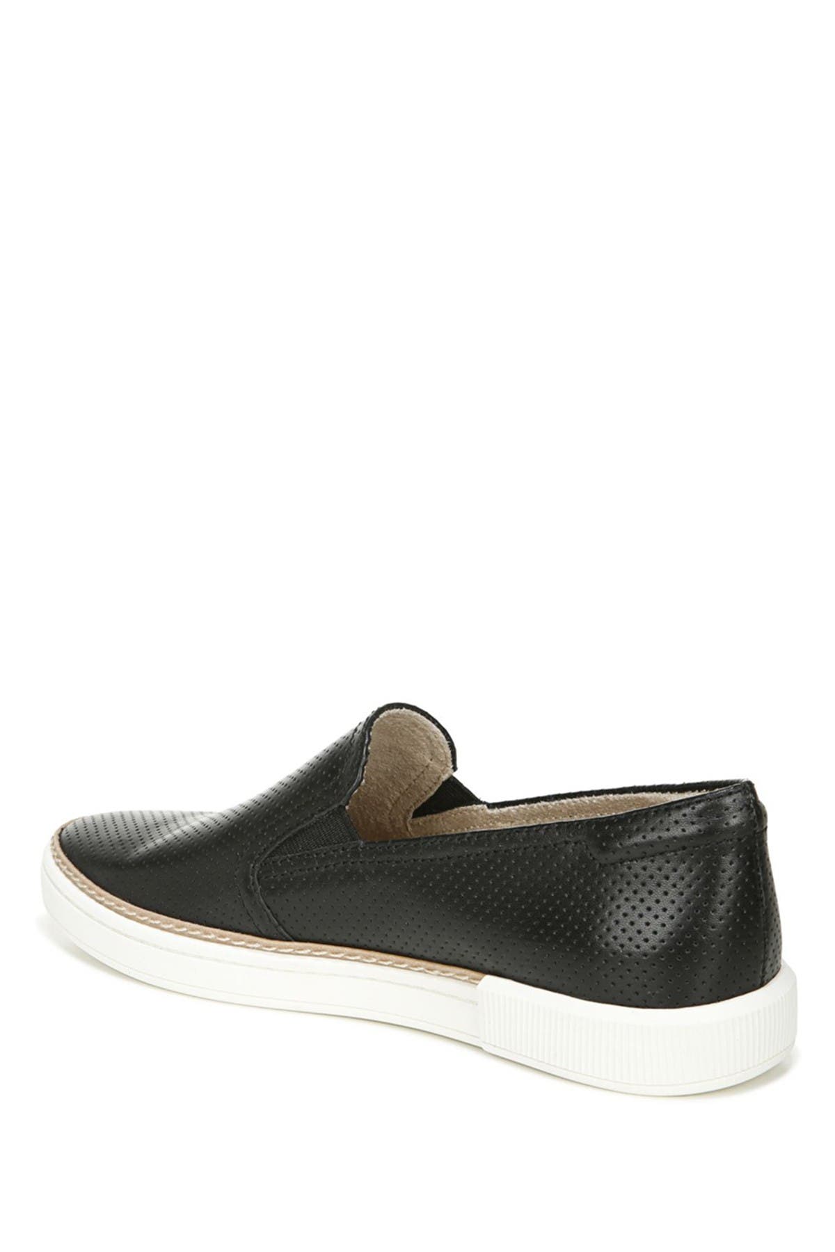 naturalizer zola sneaker