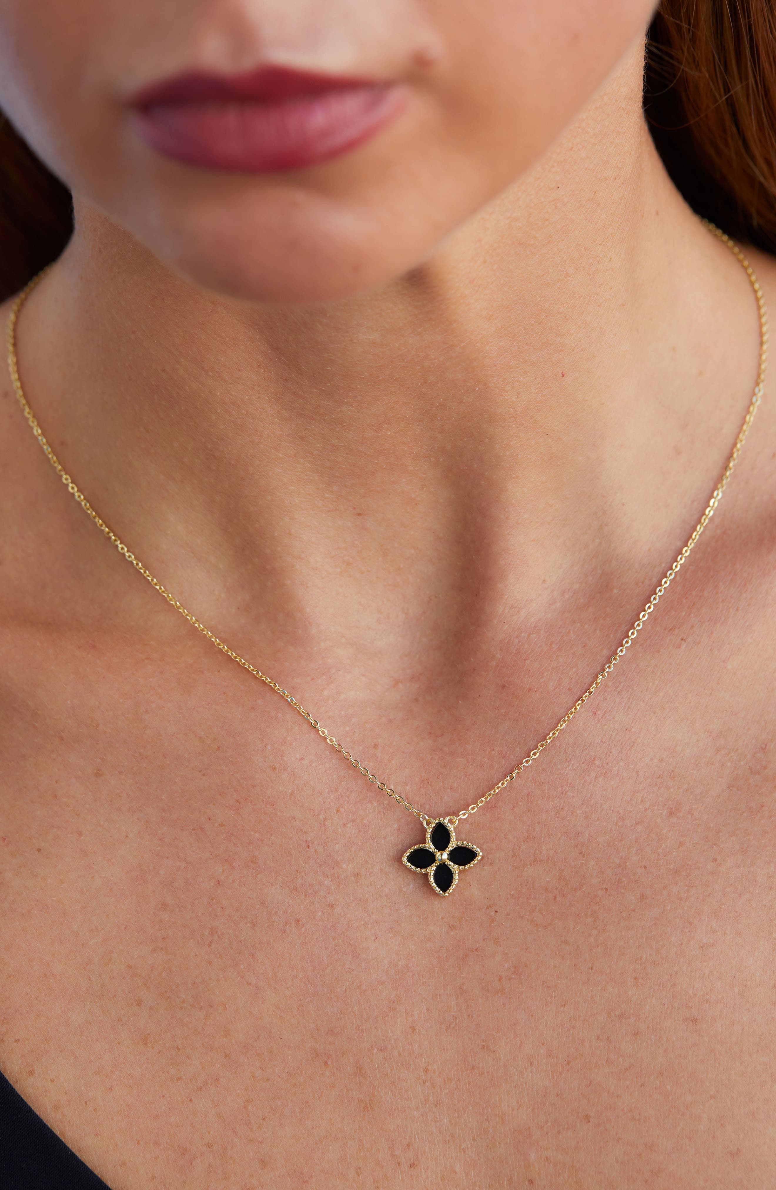 savvy cie clover necklace