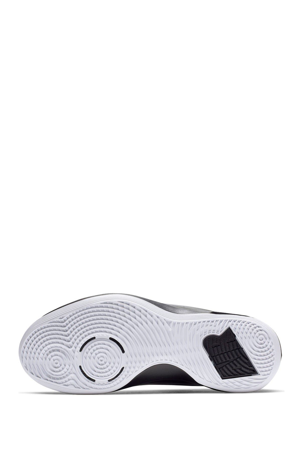 nike air versatile iii