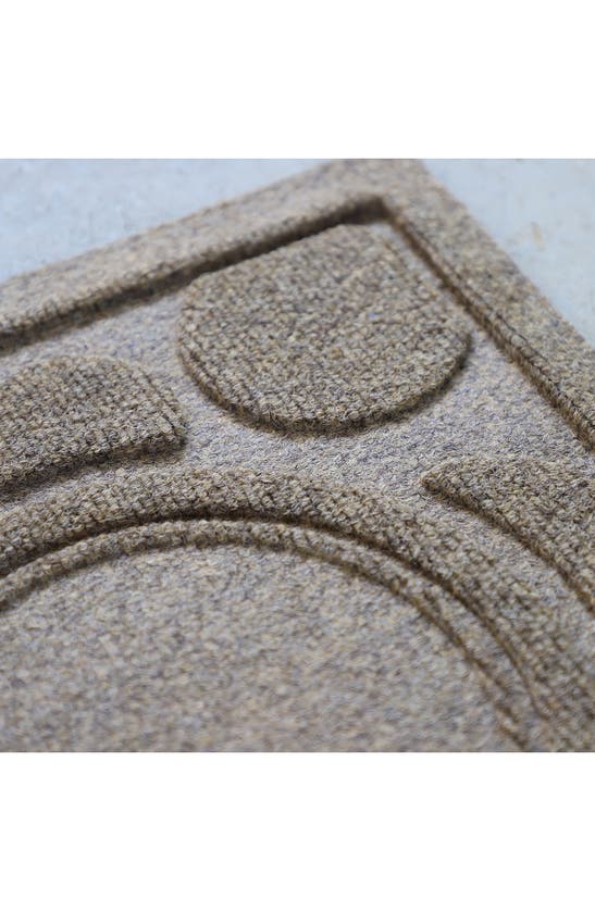Bungalow Flooring Pet Bow Mat In Camel