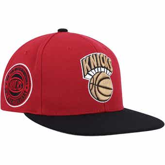 Mitchell & Ness Men's Mitchell & Ness Red Chicago Bulls Back-to-Back NBA  Finals Champions Trucker Snapback Adjustable Hat