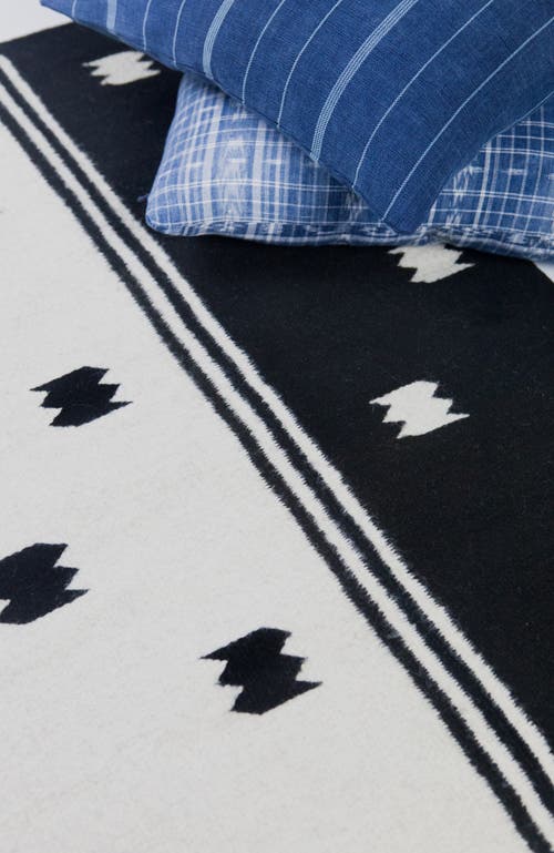 Archive New York Zapotec Black & Ivory Split Rug In Black