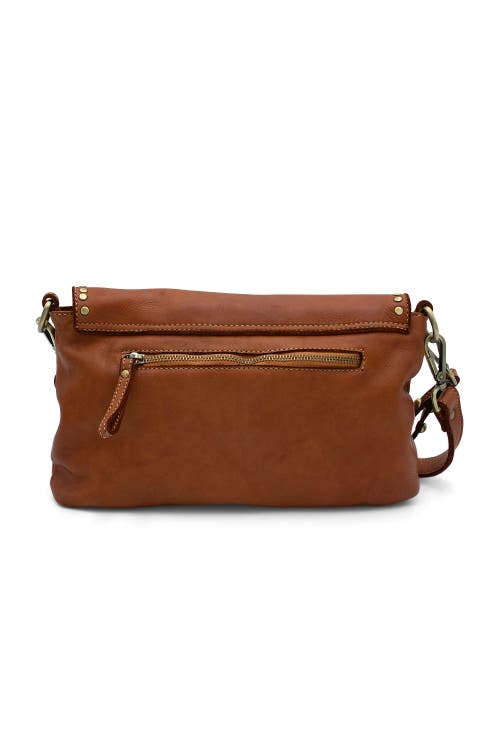 Bolsa Nova Aria Envelope Crossbody In Cognac