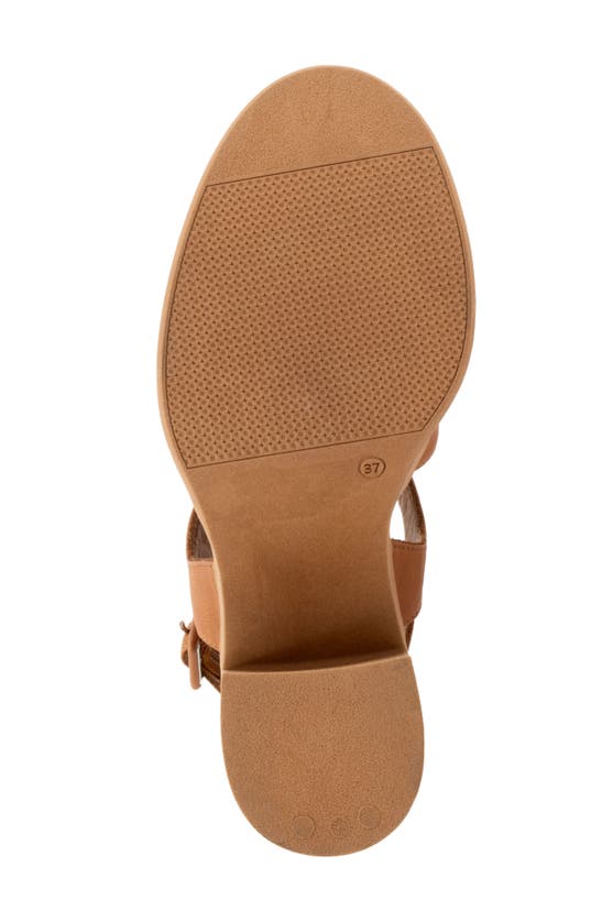 Shop Bueno Lana Platform Sandal In Dark Tan