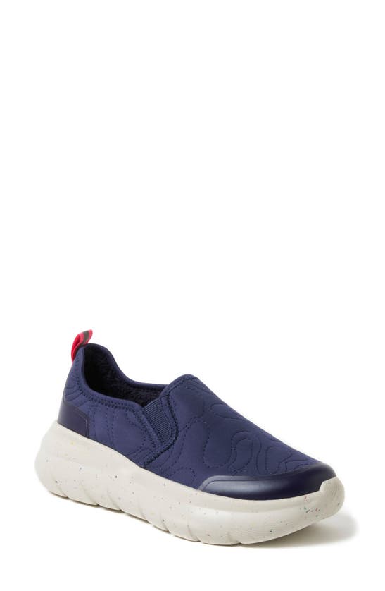 Dearfoams Women's Crimson Regrind Lightweight Slip-on With Energy Return Technology In Peacoat