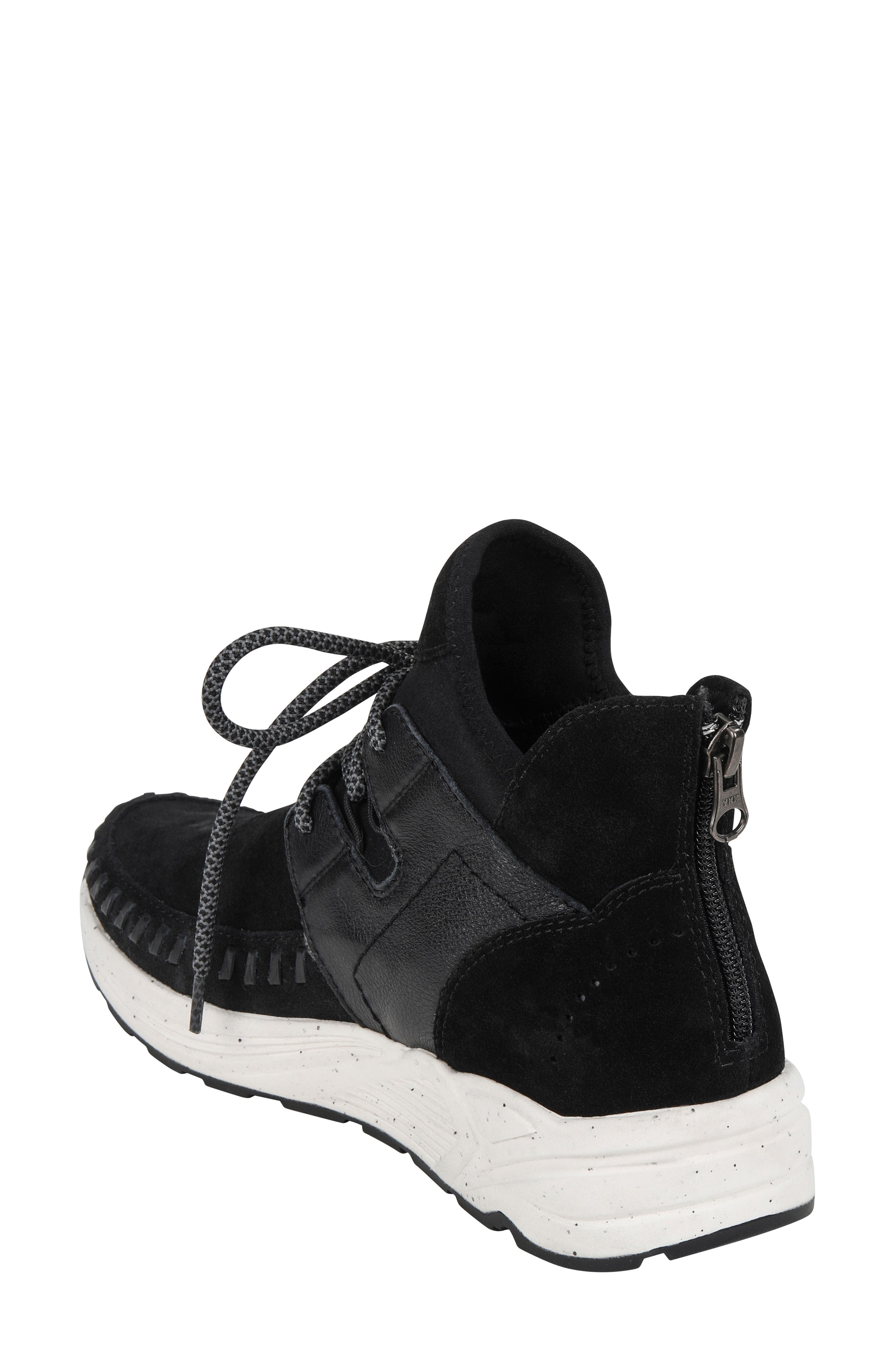 earth jaunt bootie