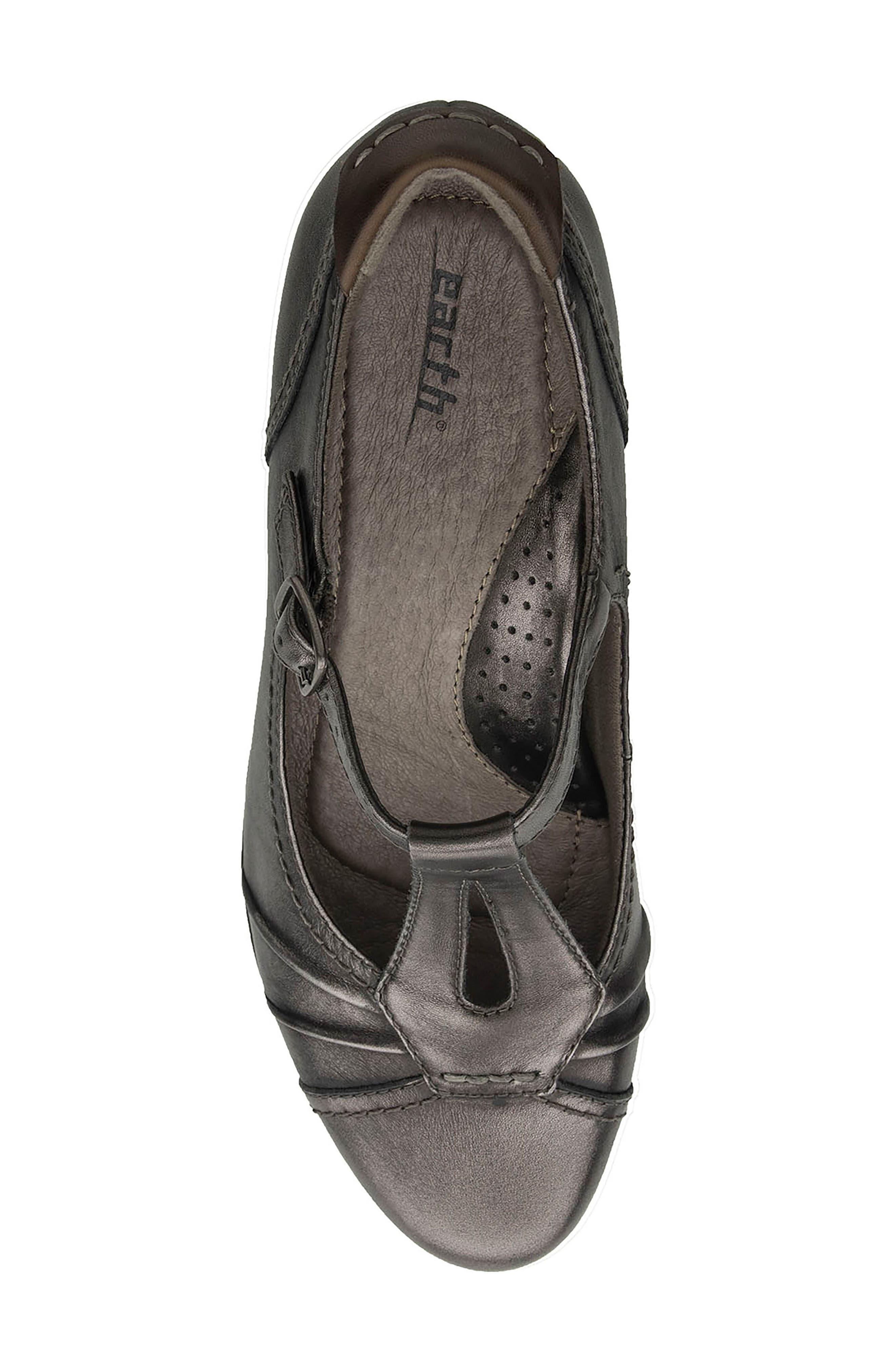 earth wanderlust t strap