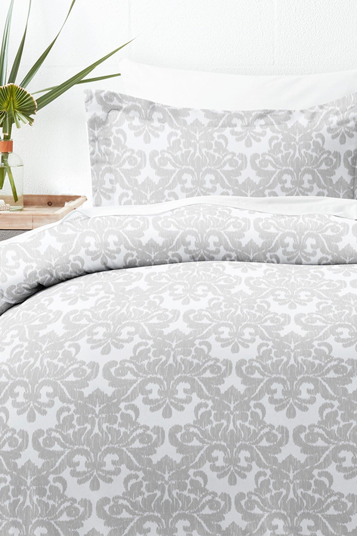 Click to view more detailed imagery on our partner's website Ienjoy Home Home Collection Premium Ultra Soft Soft Damask Pattern 3-piece Duvet Cover Set In Light Gray