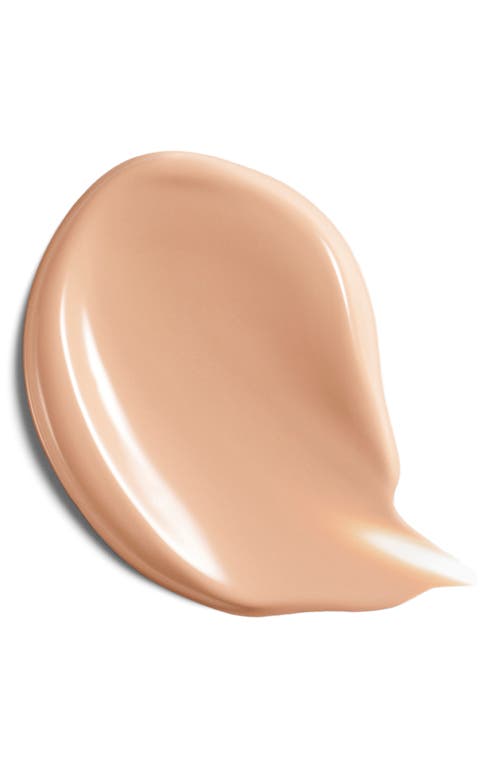 Shop Clé De Peau Beauté The Foundation Spf 22 In Light Ocher