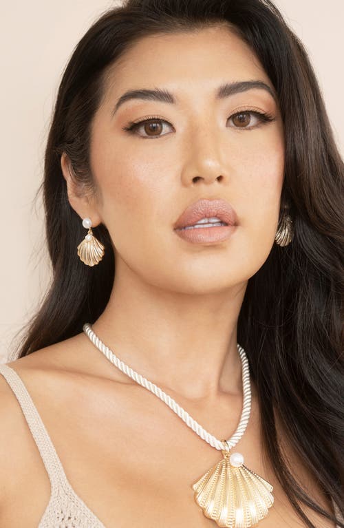Ettika Scallop Shell With Cultivated Pearl Earrings In Gold
