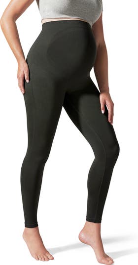 Fabletics Women's PureLuxe High-Waisted Maternity 7/8 Legging, Workout,  Yoga, Light Compression, Buttery Soft : : Clothing, Shoes 