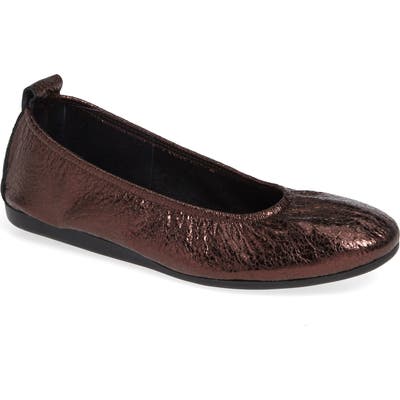 Arche Laius Flat, Red
