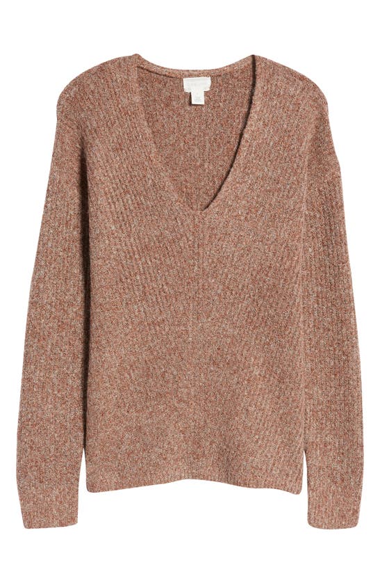 CASLON DIRECTIONAL V-NECK SWEATER