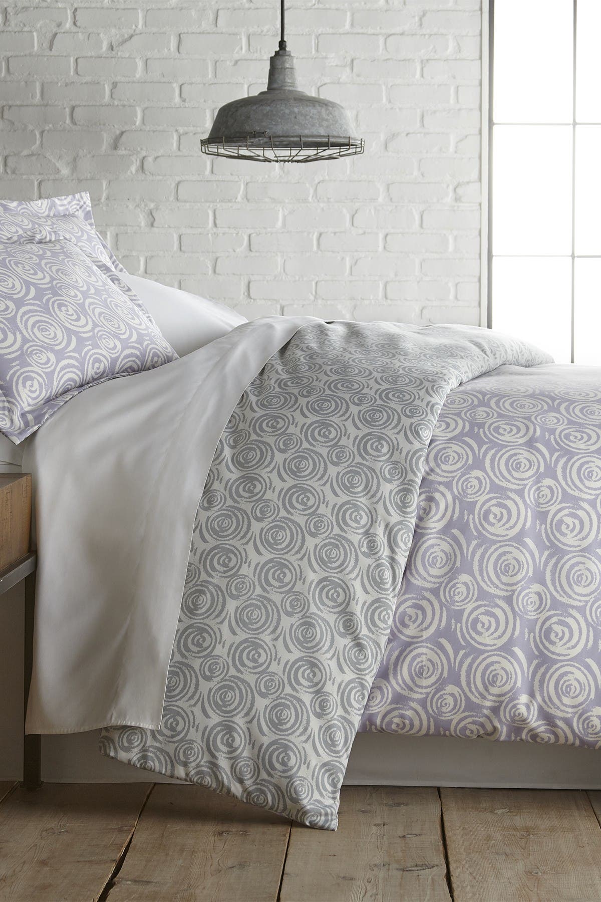 These customizable bed covers are made from 100% woven polyester and are avilable in twin/twin xl, full/queen & king sizes. nordstrom rack