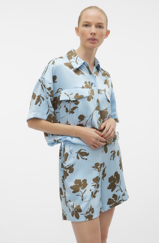 Shop Vero Moda Lillian Freja Short Sleeve Button-up Shirt In Dutch Canal Aopfreja