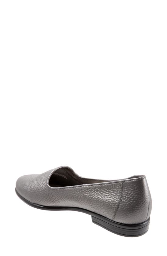 Shop Trotters Liz Flat In Pewter Leather