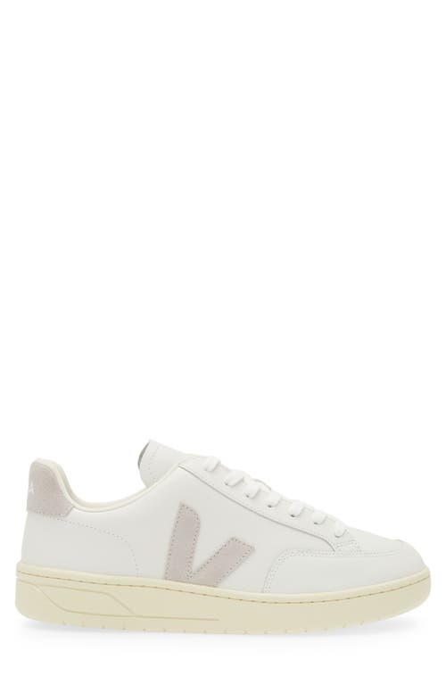 Veja V90 Sneakers In White/light Grey