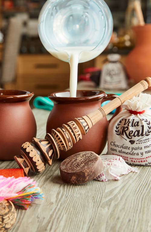Verve Culture Small Chocolate Gift Set With Mugs