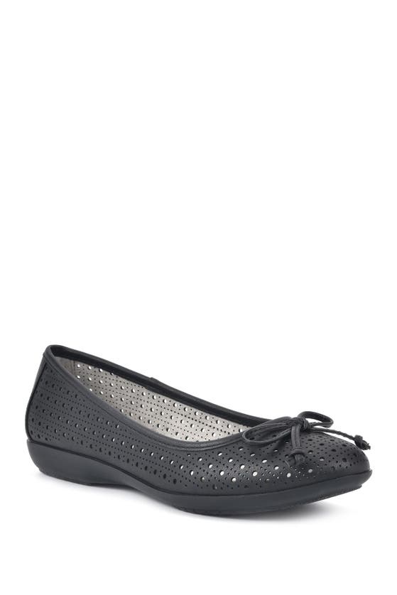 Cliffs By White Mountain Cheryl Ballet Flat In Black Burnished Smooth