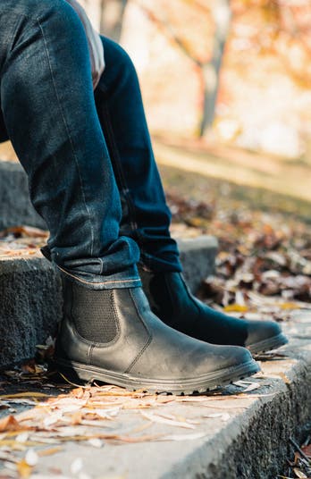 Insulated clearance chelsea boots