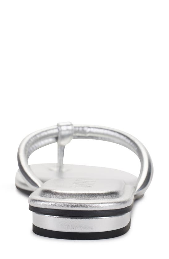 Dkny Womens Logo Manmade Thong Sandals In Silver
