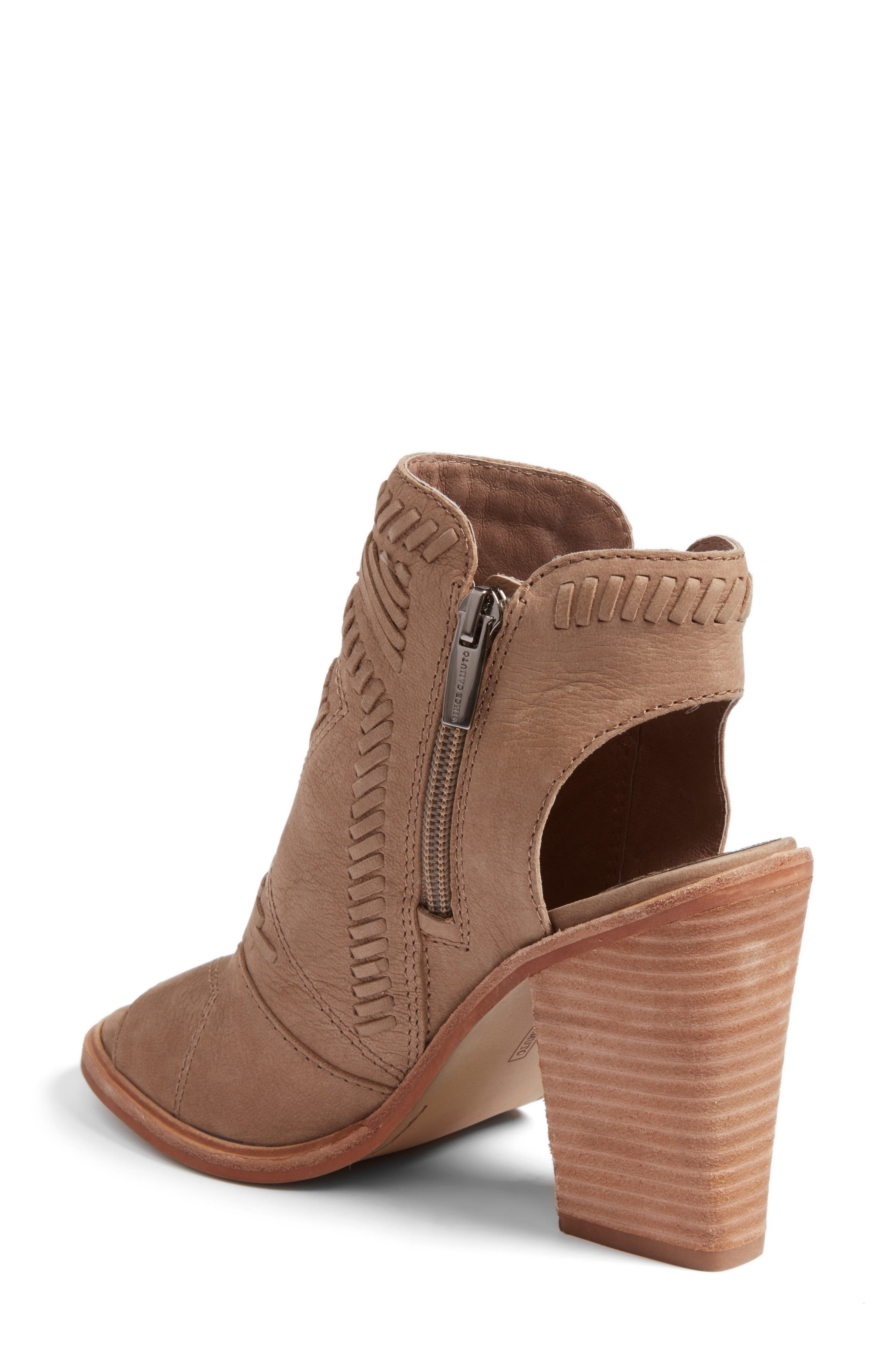 karinta block heel bootie