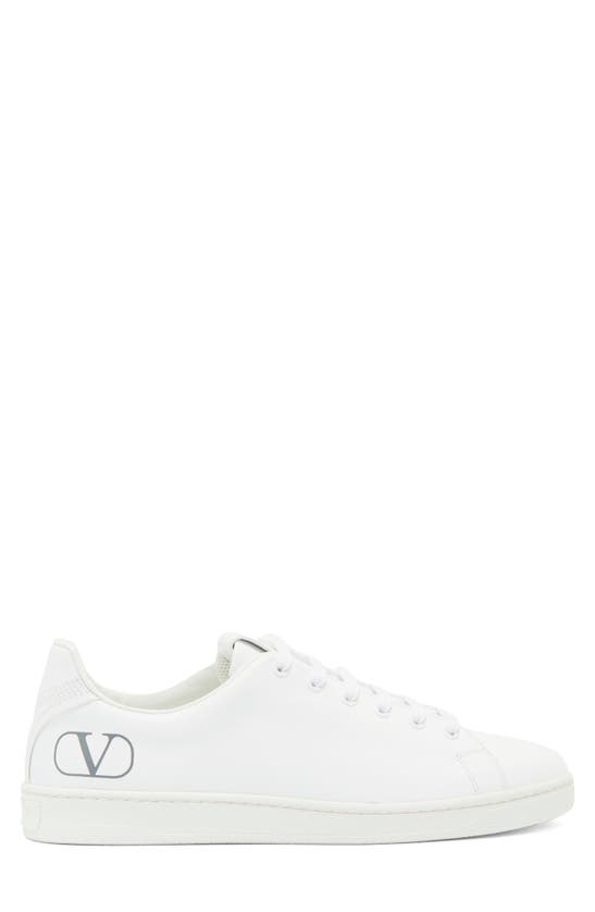 Valentino Vlogo Sneaker In Bianco