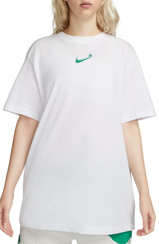 Nike Sportswear Boyfriend Swoosh Logo T-shirt In White